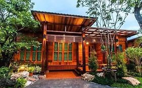Areeya Phubeach Resort Wooden House